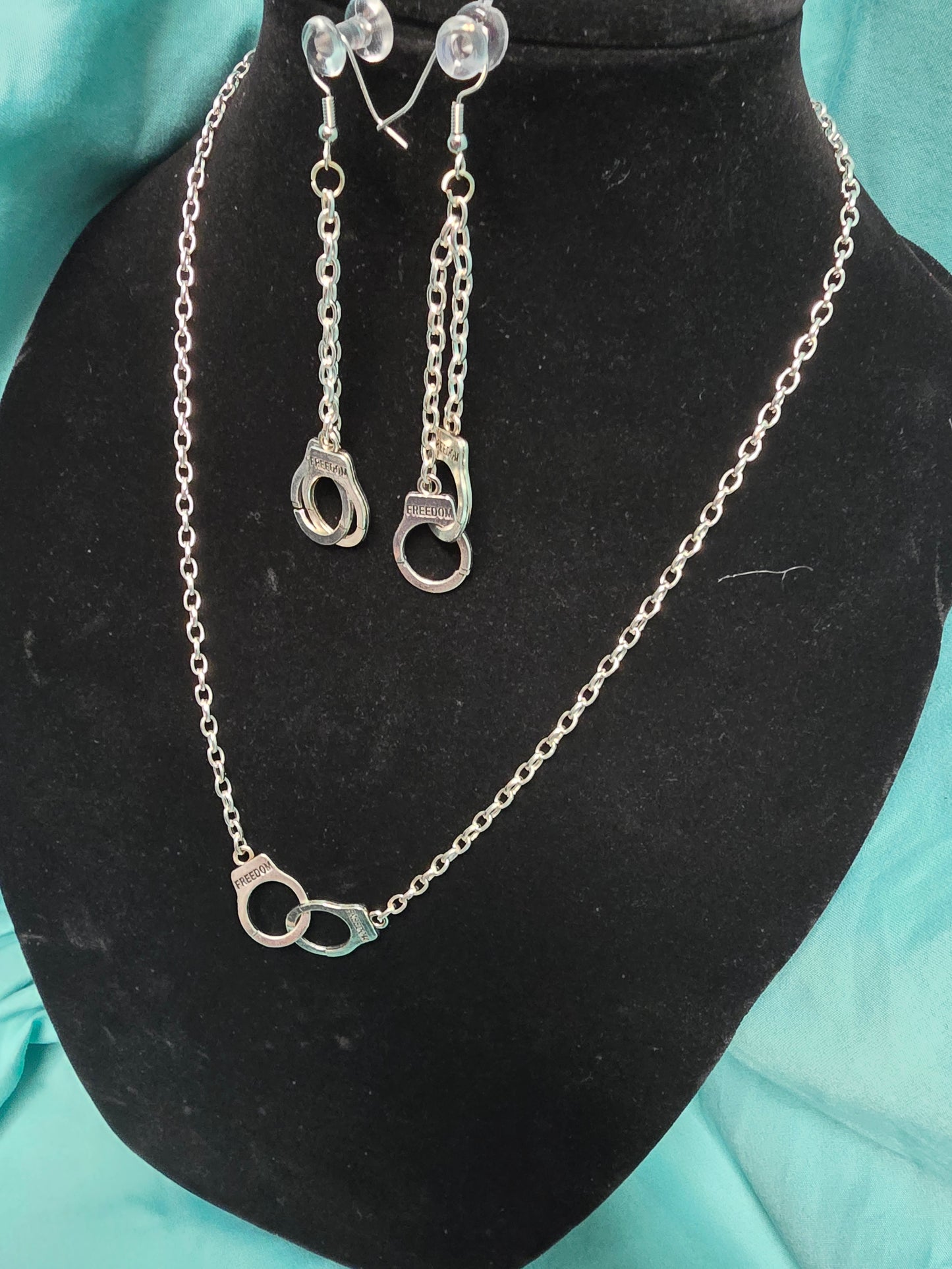 Freedom set
