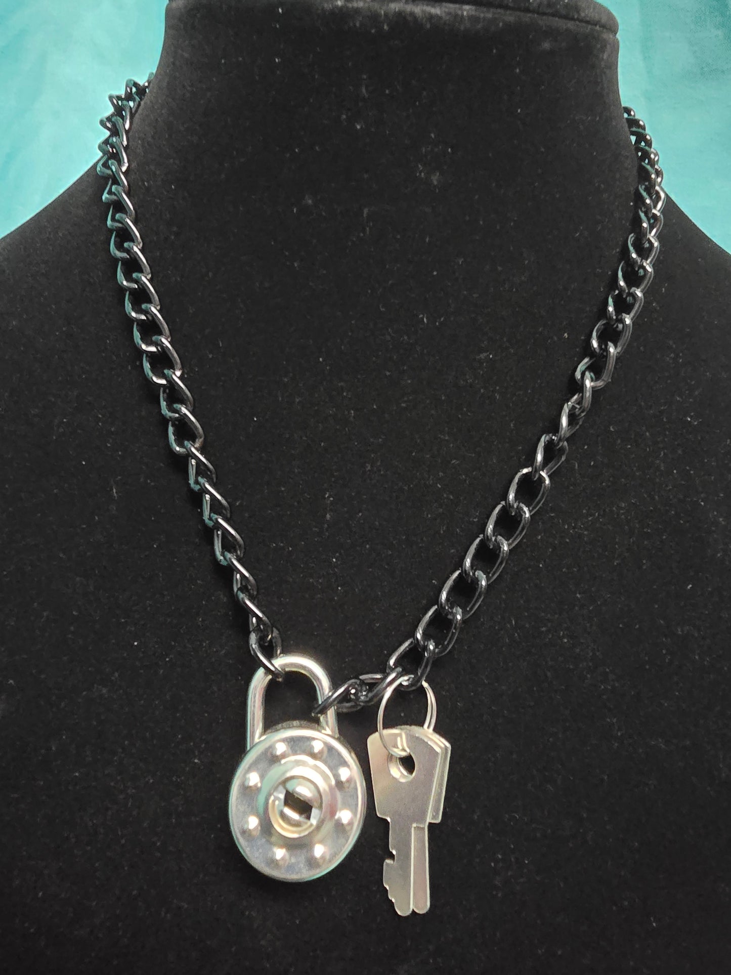 Lock choker