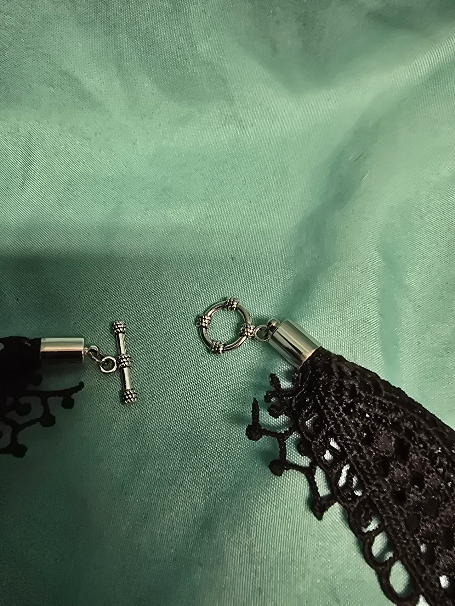 Lace choker