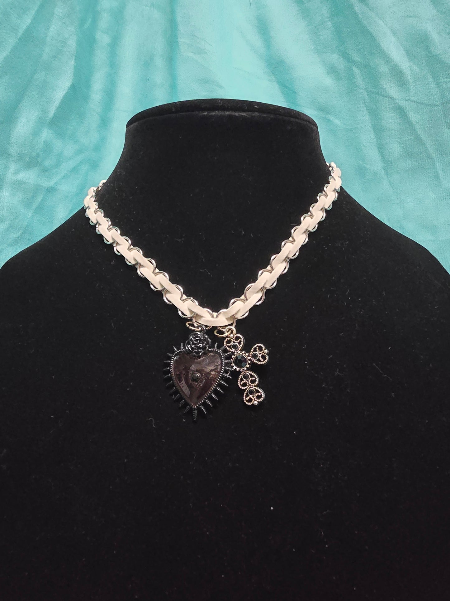 Black and white choker