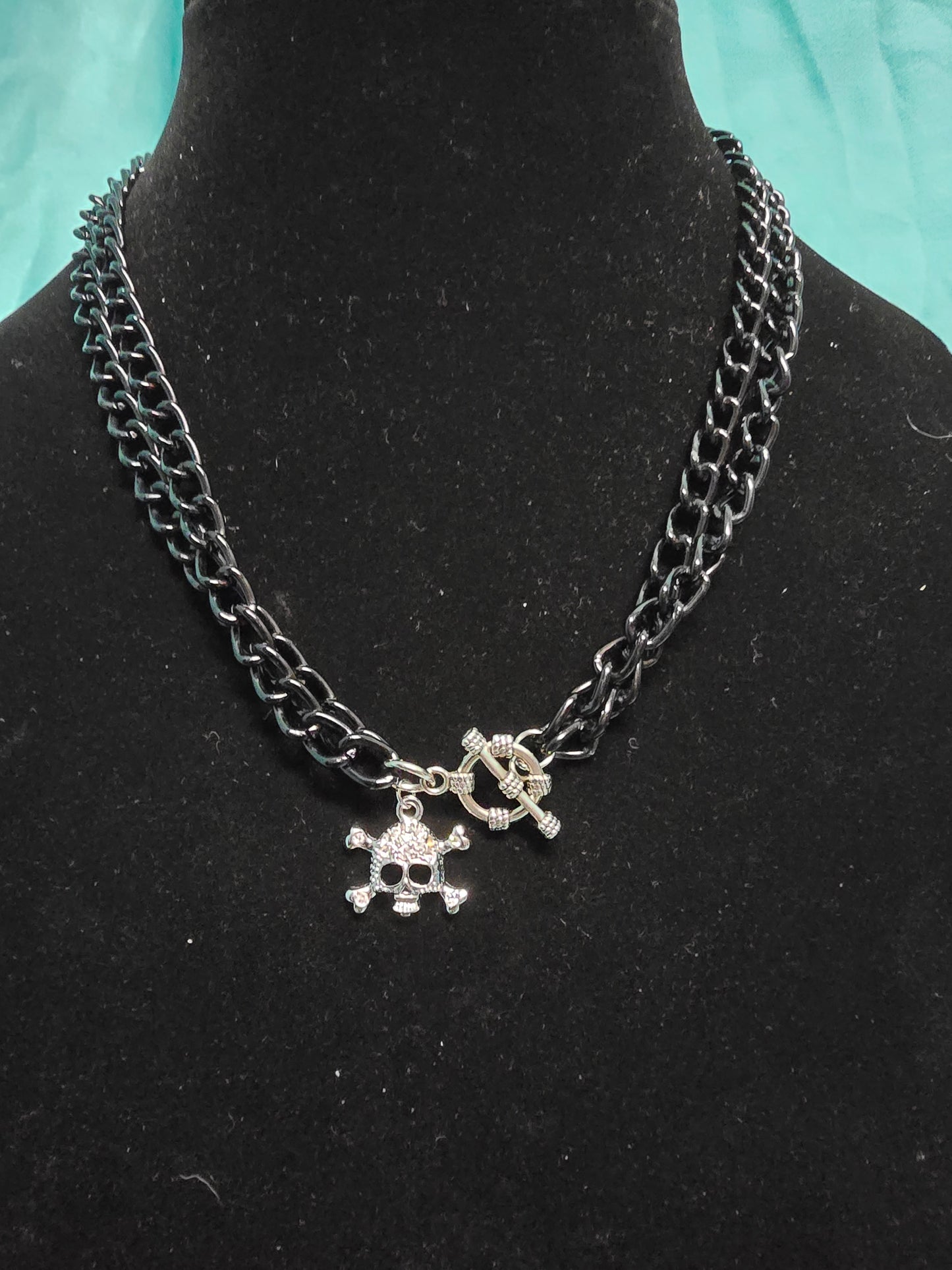 Skull choker