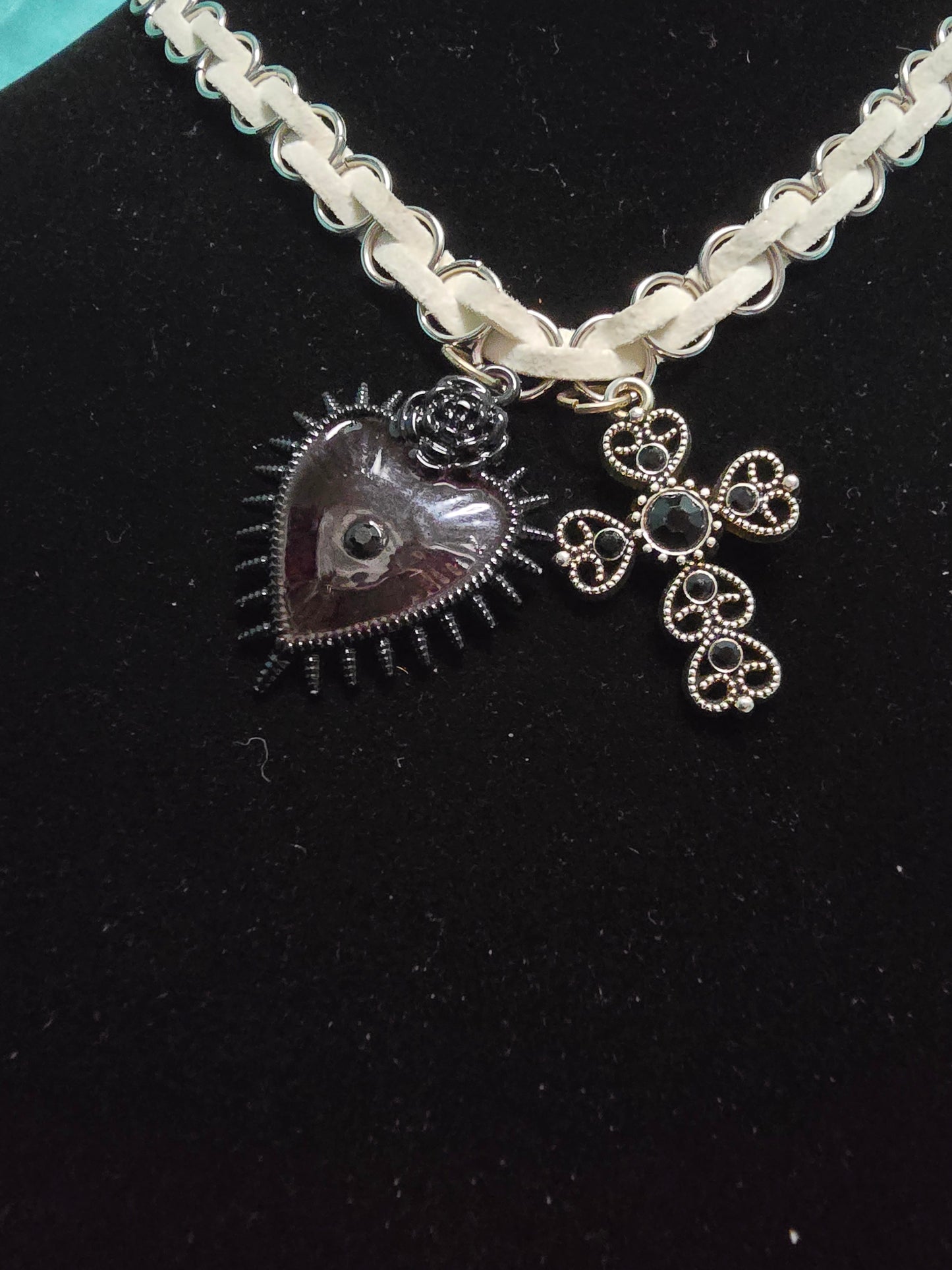 Black and white choker